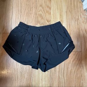 Lulu lemon size 6 hotty hot shorts